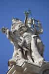 Grand palais - Statue on top of the roof